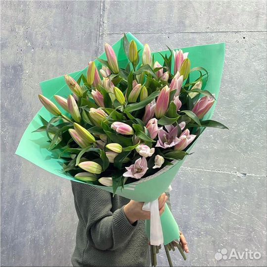 Лилия, розы