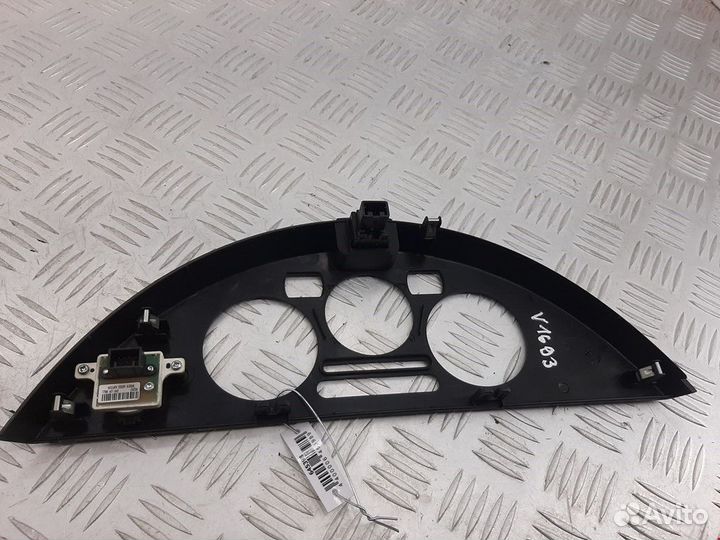 Кнопка аварийной сигнализации Nissan Note E11 2008