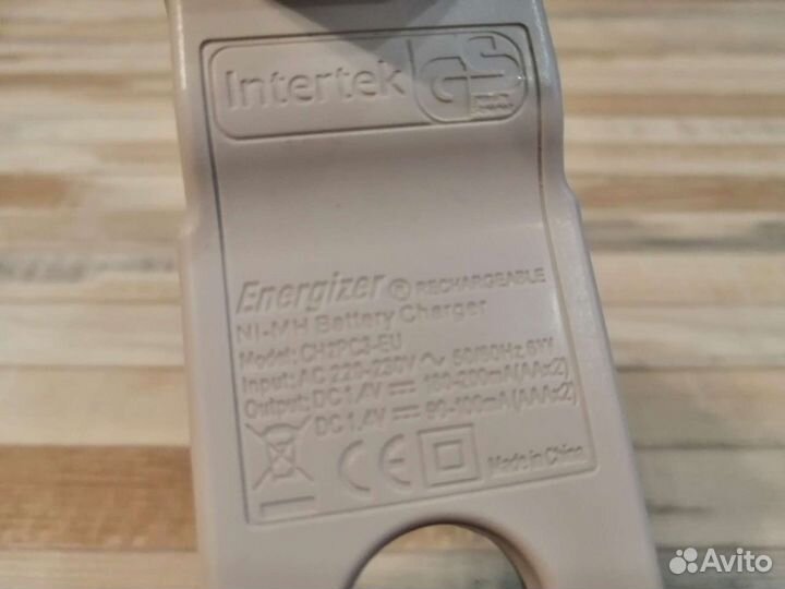 Зарядное устройство для аккумуляторов AA и AAA