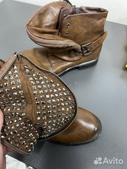 Ботинки с шипами