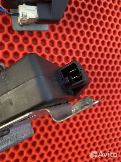 Актуатор замка багажника mitsubishi carisma дорест