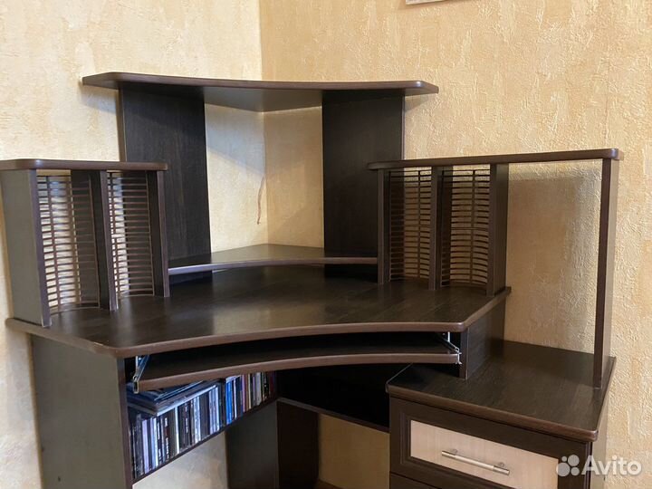 Компьютерный стол