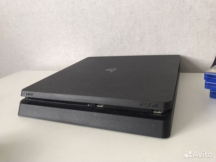 Sony playstation 4 slim