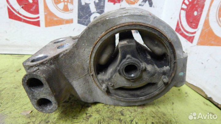 Подушка двигателя правая Mitsubishi Galant 2.4