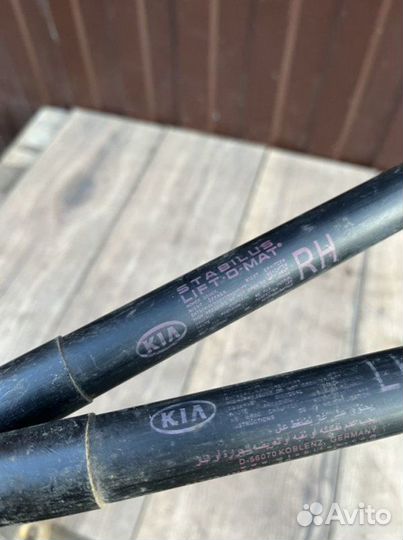 Амортизатор багажника Kia Ceed 1.6