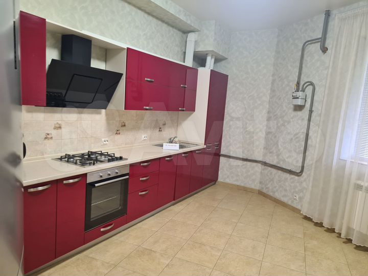 2-к. квартира, 74 м², 1/4 эт.