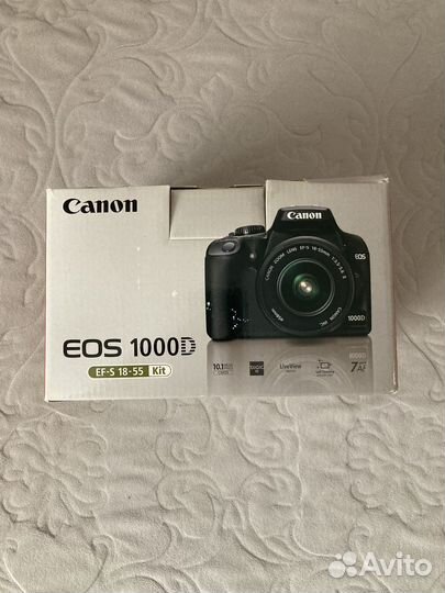 Зеркальный фотоаппарат canon eos 1000D