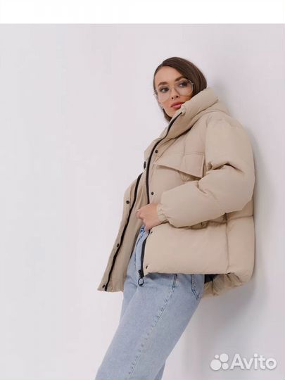 Куртка демисезонная короткая с капюшоном новая