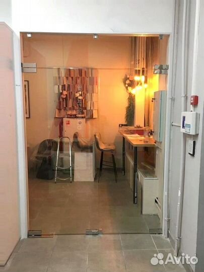 Стеклянные двери на заказ