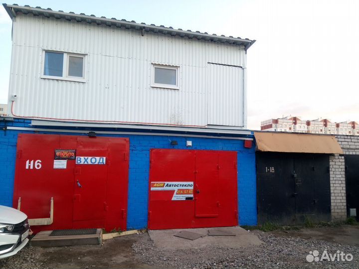 Заднее стекло Renault Sandero