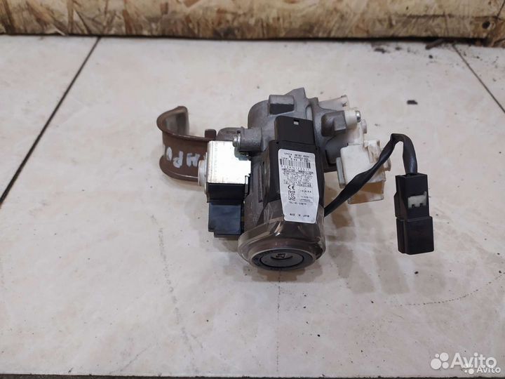 Замок зажигания Toyota Corolla e150