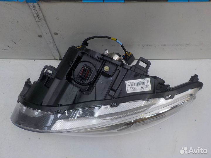 Фара левая Volvo S60