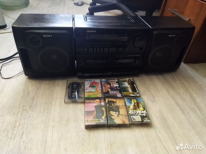 Кассетный магнитофон sony