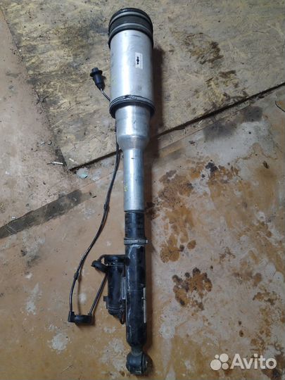 Продам пневмо стойку Мерседес W220