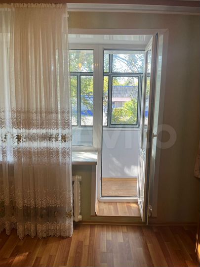 2-к. квартира, 52 м², 2/4 эт.