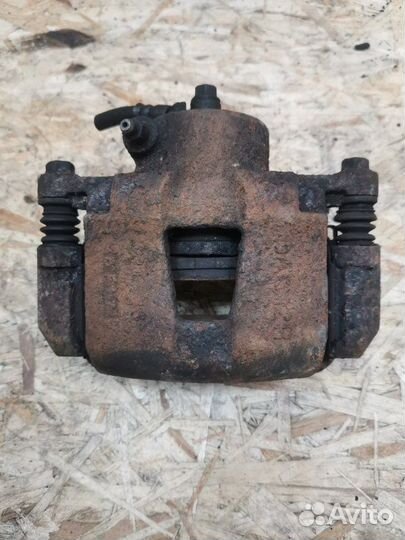 Суппорт передний правый Chevrolet Lacetti хэтчбэк