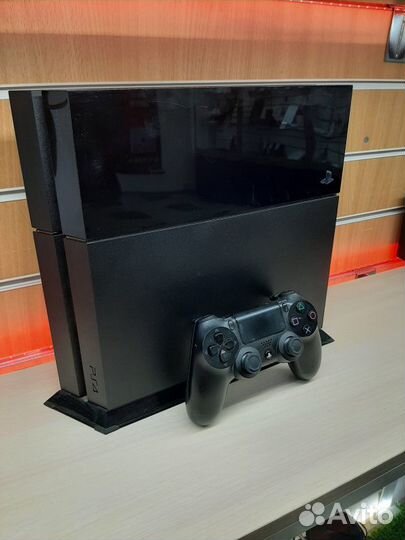 Игровая приставка - PlayStation 4