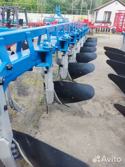 Плуг Светлоградагромаш 8 корп. (ПНУ-8х40), 2015