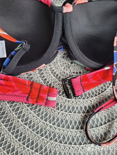 Бюстгальтер купальника 75В