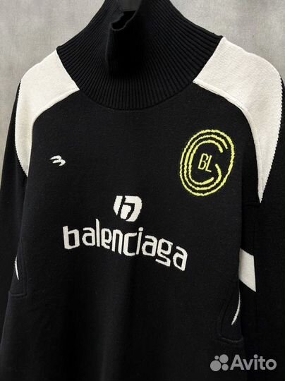 Свитер Balenciaga