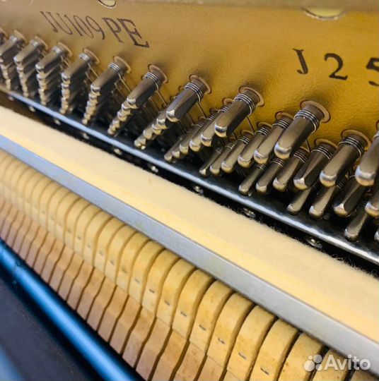 Пианино акустическое Yamaha + Аксессуары