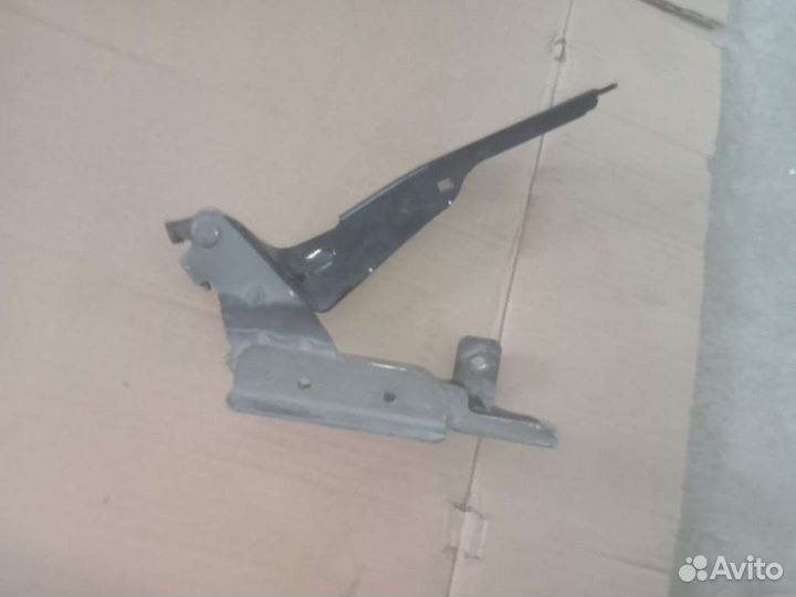 Петля капота Infiniti m35.Nisan fuga y50