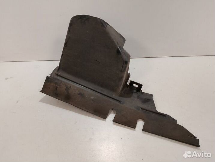 Дефлектор радиатора передний левый Ford Focus 2