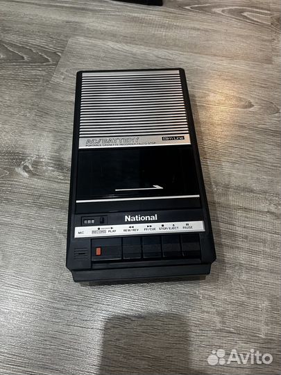 Кассетный магнитофон national