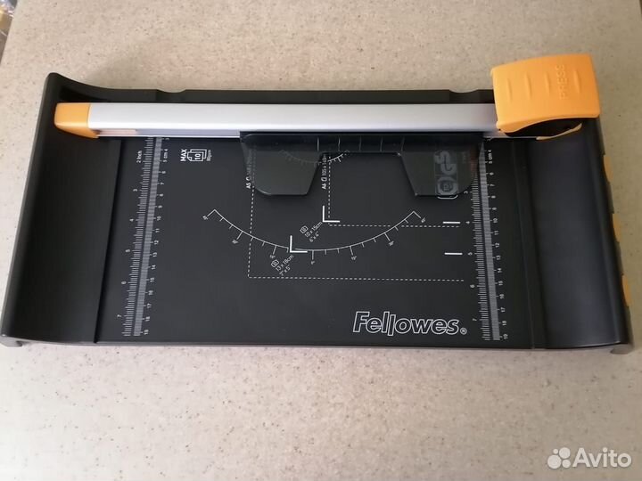 Новый роликовый резак для бумаги
