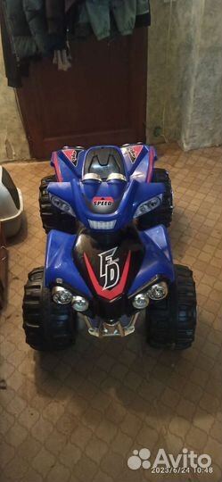 Детский квадроцикл на аккумуляторе