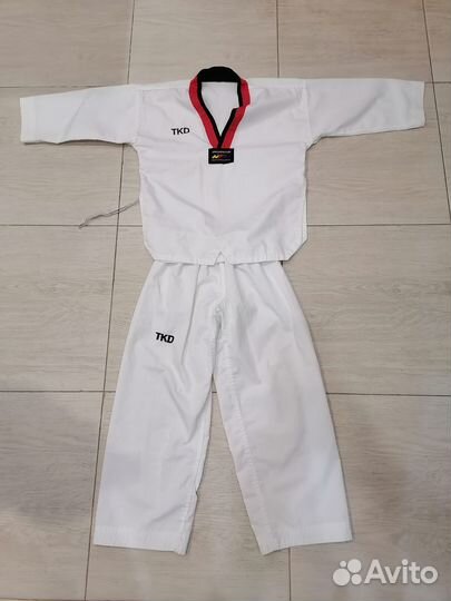 Форма для тхэквондо (добок)