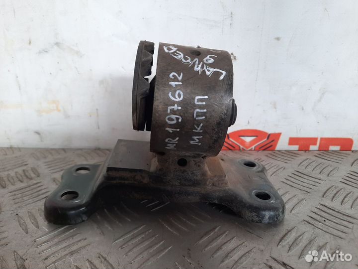 Опора кпп Митсубиши Лансер 9