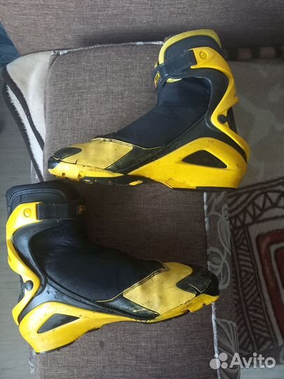 Лыжные ботинки salomon sns pilot