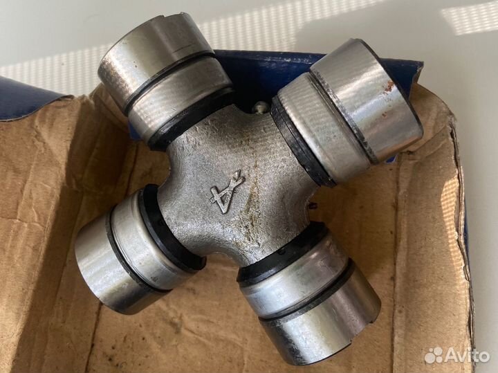 Крестовина карданного вая