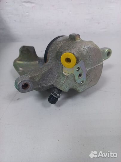 Суппорт тормозной передний правый Audi 80(100,200)