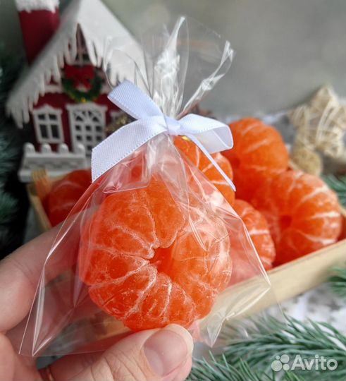 Мандарины, снежинки, шишки из мыла