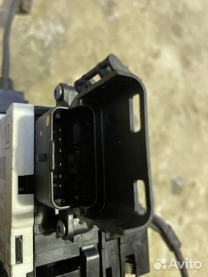 Замок передней левой двери peugeot 207