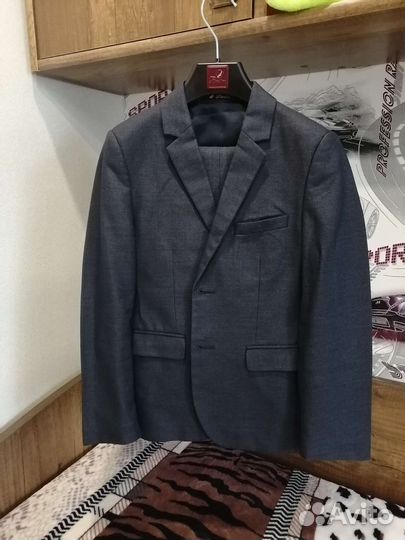 Школьный костюм для мальчика 128 серый