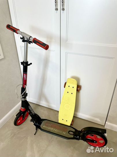 Самокат Novatrack и скейтборд