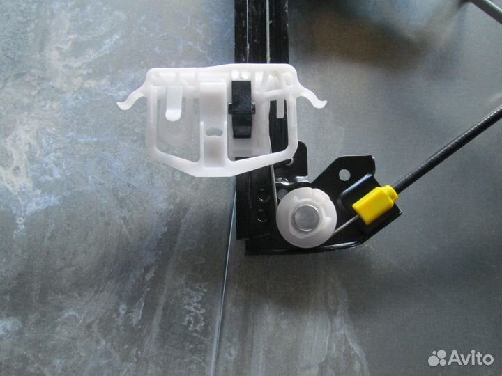 Стеклоподъемник пер прав Peugeot 206 98-09