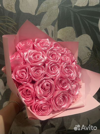 Цветы из атласных лент