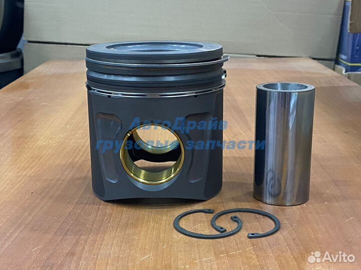 Поршень Ивеко двигатель Курсор 10