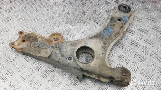 Рычаг передний нижний правый volkswagen passat B4