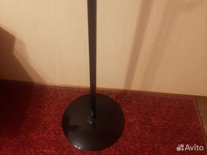 Вешалка для одежды в виде дерева