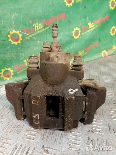 Суппорт задний правый Chrysler Pacifica