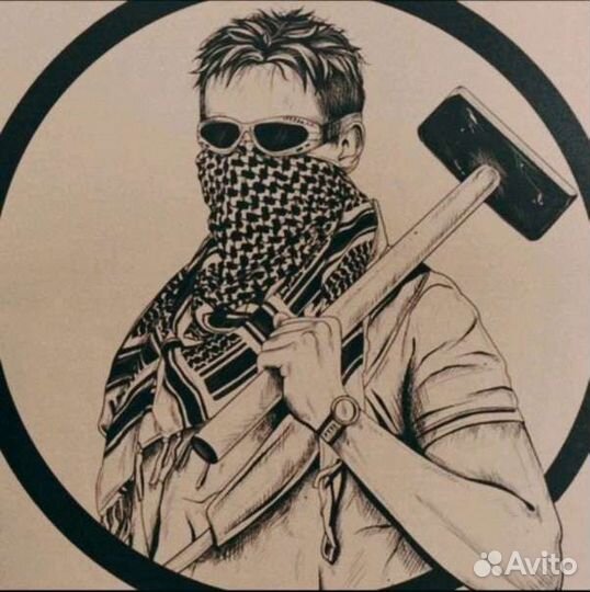 Резное панно из дерева