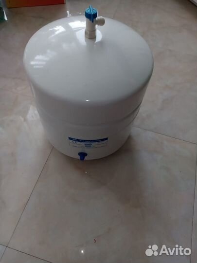Бак, почти новый для системы водоочистки