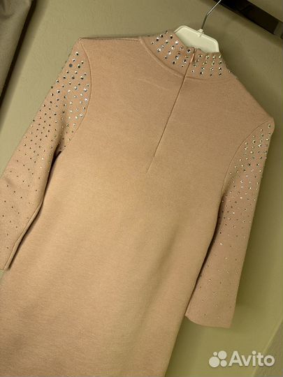 Платье розовое со стразами s