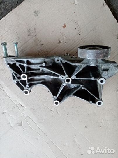 Кронштейн генератора Audi A4 B6