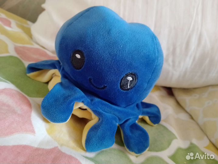 Плюшевая игрушка осьминог